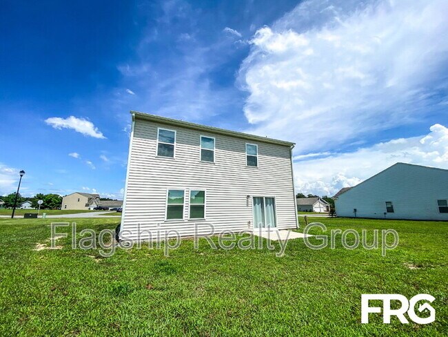Building Photo - 300 Kenison Way