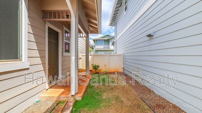 Building Photo - 91-1001 Keaunui Dr.