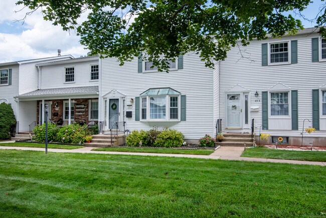 Building Photo - 23 Esquire Dr