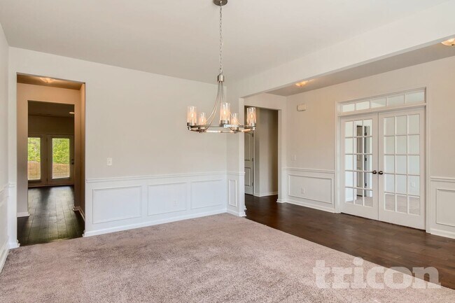 Building Photo - 136 Charolais Dr