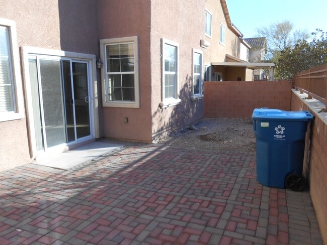 Building Photo - 8339 Waylon Ave