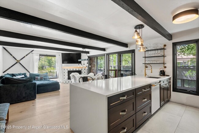 Building Photo - 35 Upper Woodbridge Rd