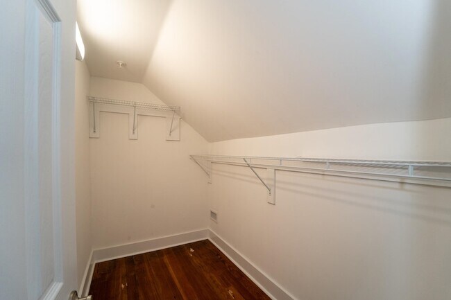 Building Photo - 11 Aviles St
