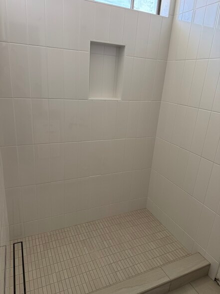 Building Photo - 16702 Sims Ln