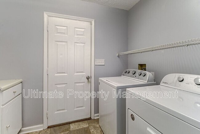 Building Photo - 4614 Masonboro Loop Rd