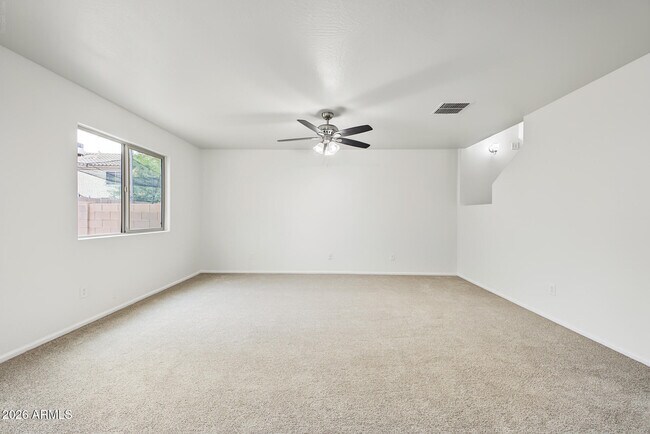 Building Photo - 6135 E Paradise Ln