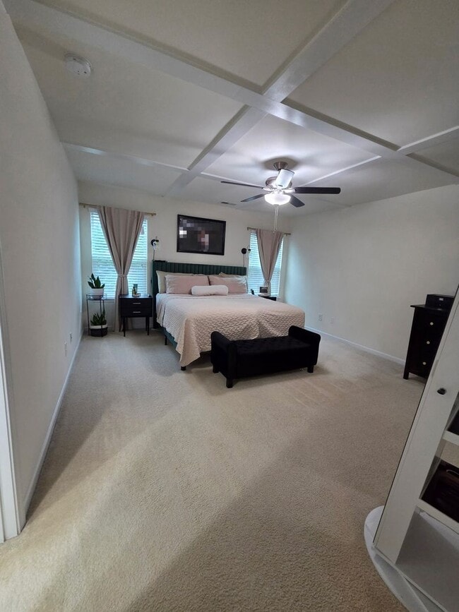 Building Photo - Well Maintained Large townhome in Steele Creek