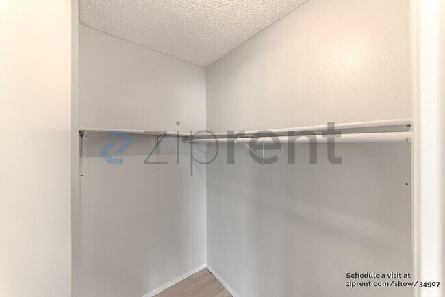 Building Photo - 12331 Hilldale Ct