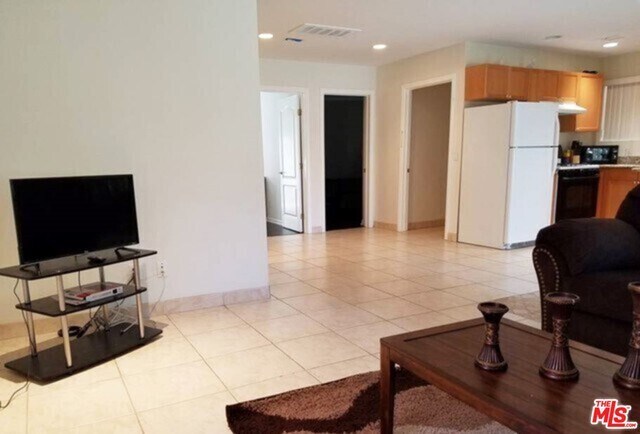 Building Photo - 10366 Eastborne Ave