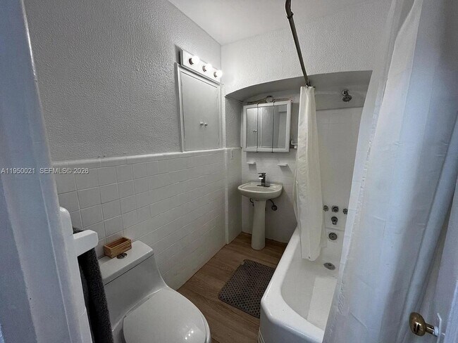 Building Photo - 2049 SW 60th Ct