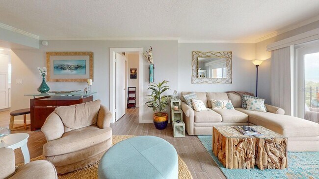 Building Photo - 1120 N Shore Dr NE