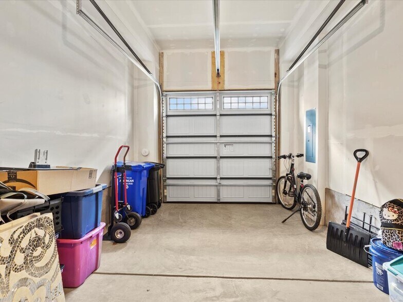 Building Photo - 17437 Southern Shores Dr