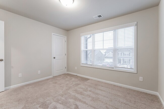 Building Photo - 3325 Lilac Crk Trl