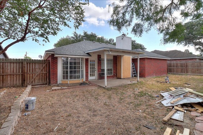Building Photo - 6405 Clairfield St