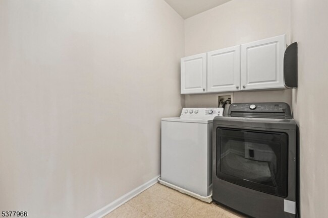 Building Photo - 107 Brittany Ct