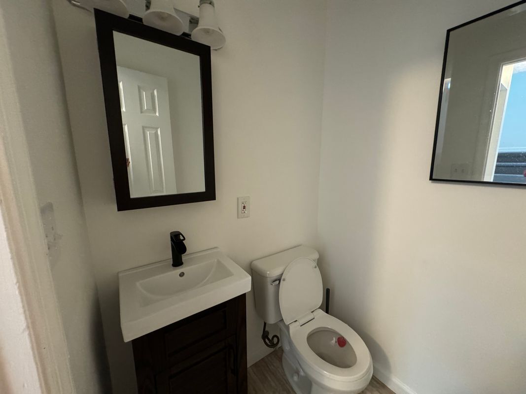 Building Photo - 400 W 30th St