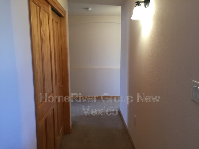 Building Photo - 828 Kipuka Dr NW