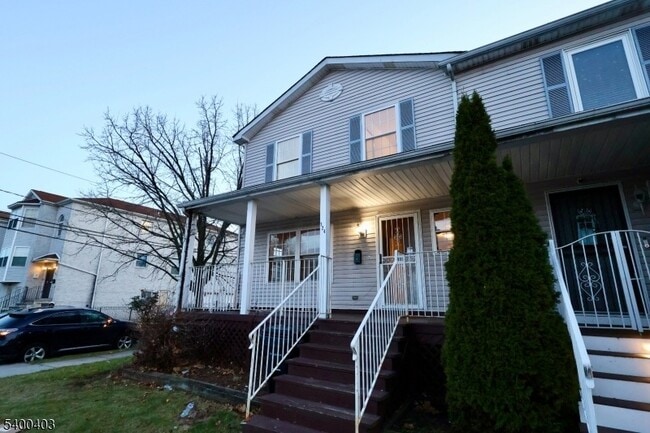 Building Photo - 124 Dickerson St