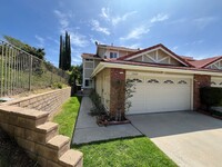 Building Photo - Guard-gated 3+2.5 w/community pool, spa + ...