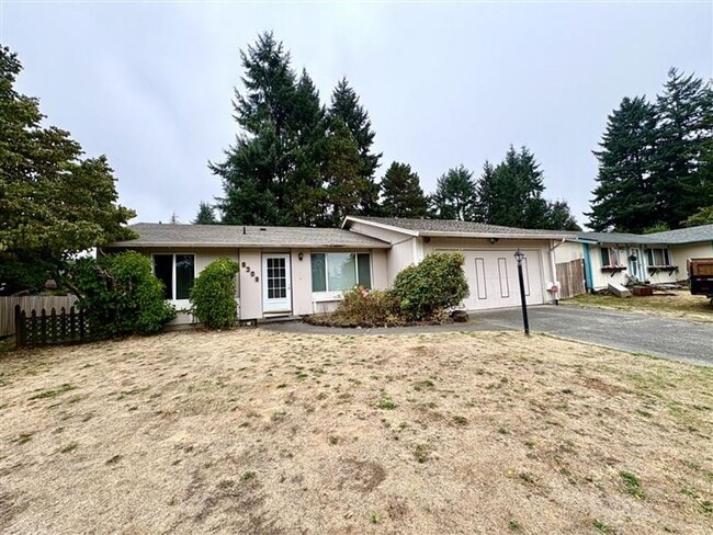 Primary Photo - Spacious 3-Bedroom Home with Large Deck