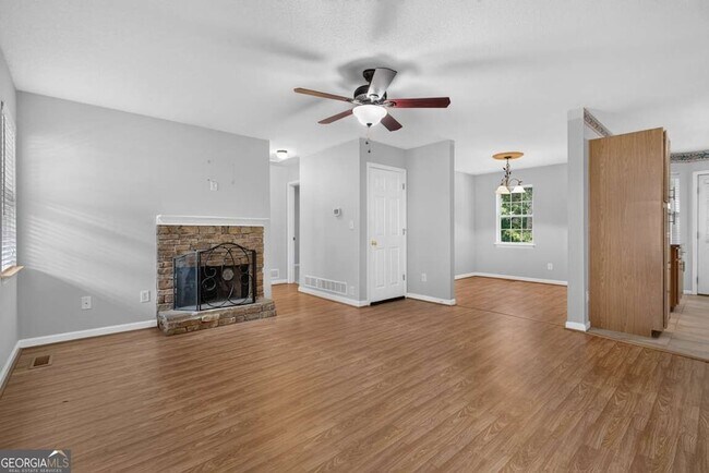 Building Photo - 72 Victorian Cir