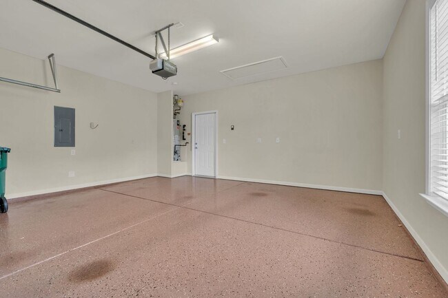 Building Photo - Del Webb Lake Providence Home