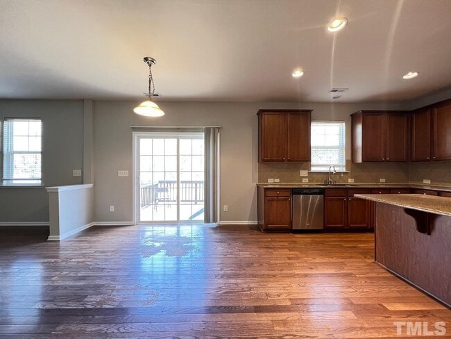 Building Photo - 4 Bedroom Single Family RDU RTP