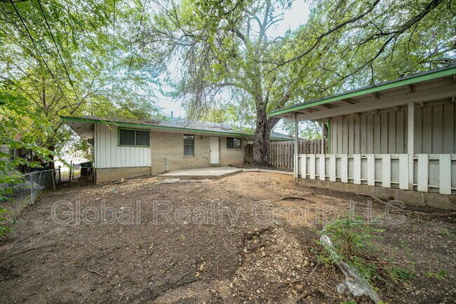 Building Photo - 103 Brettonwood Dr