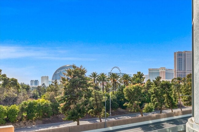 Building Photo - 360 E Desert Inn Rd