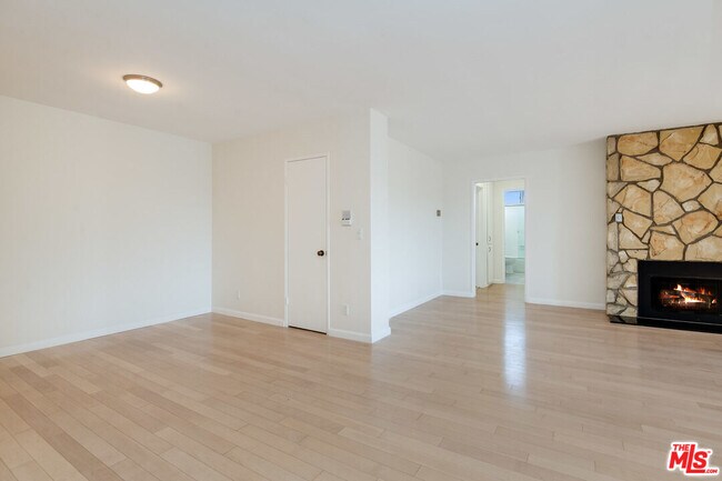Building Photo - 16169 Sunset Blvd