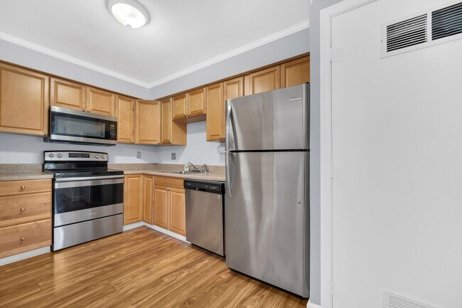 Building Photo - 1635 Ocean Bay Dr