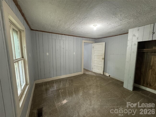 Building Photo - 1410 Dillard Ln