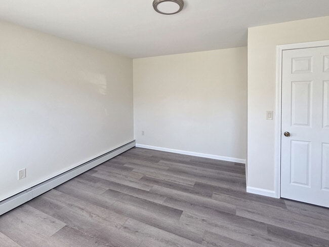 Building Photo - 7 Dally Farm Rd