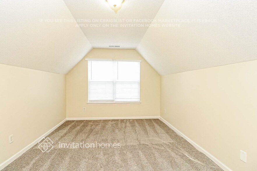 Building Photo - 11120 Northwoods Forest Dr
