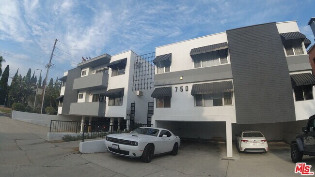 Building Photo - 750 N Hayworth Ave