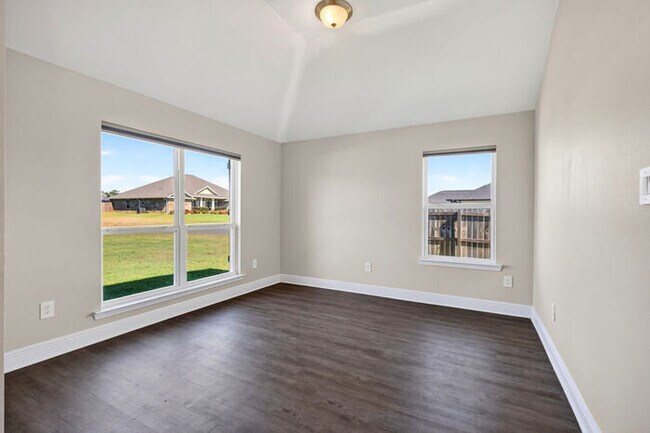 Building Photo - 15028 Emersyn Ln