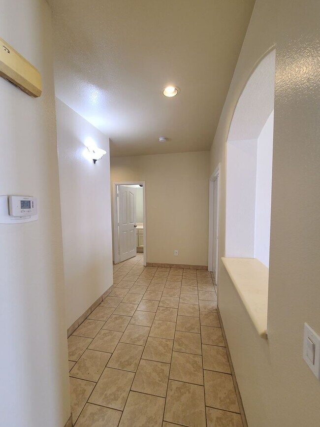Building Photo - 1100 Dalila Ct