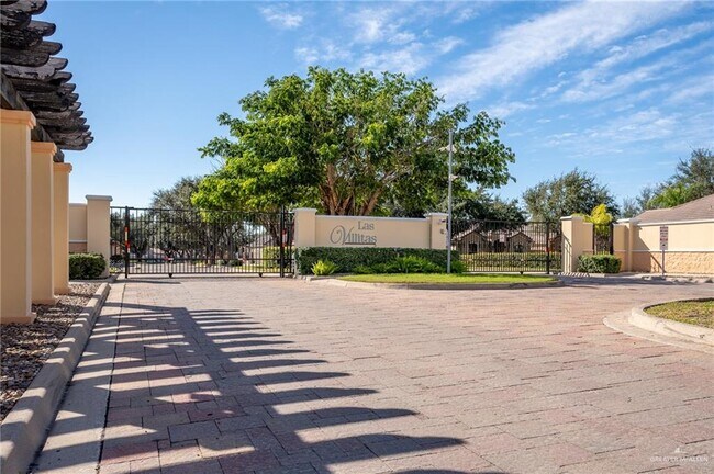 Building Photo - 27 El Rancho Rd