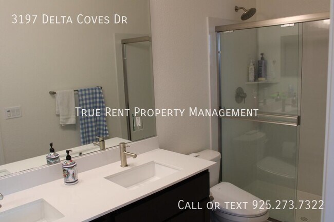 Building Photo - Gorgeous 5 Bed, 3 Bath in Highly Desirable...