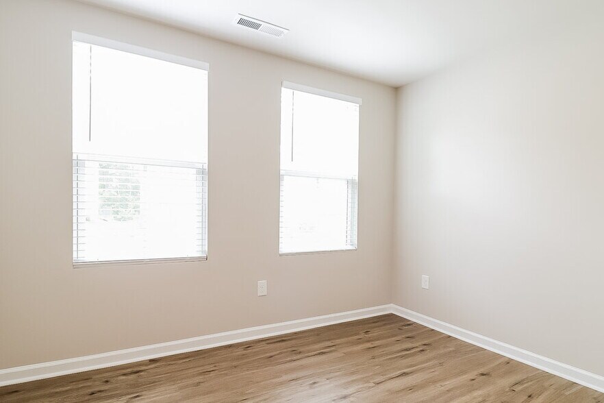 Building Photo - 864 Garrison Ave