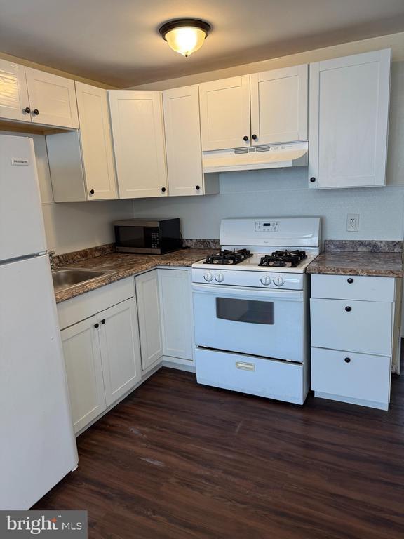 Building Photo - 7122 Clinton Rd