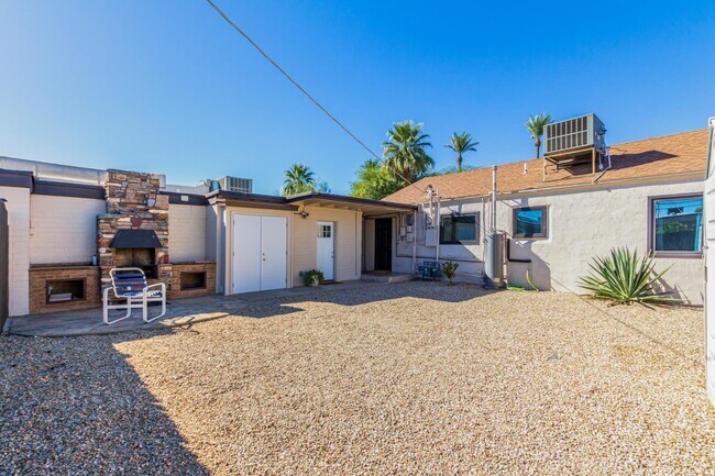 Building Photo - 4613 N 11th Pl