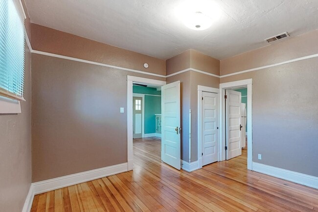 Building Photo - HISTORIC Edo BUNGALOW 2 Bedroom 1 Bath