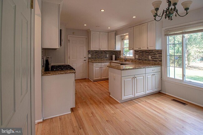 Building Photo - 7884 Godolphin Dr