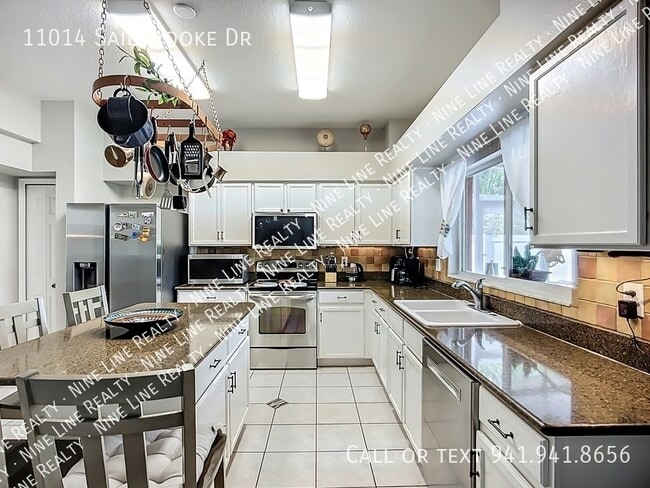 Building Photo - 11014 Sailbrooke Dr