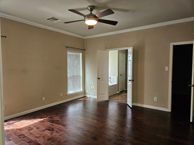 Building Photo - 112 Rustic Tr