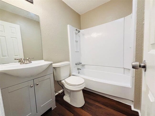 Building Photo - 10211 Brownie Dr