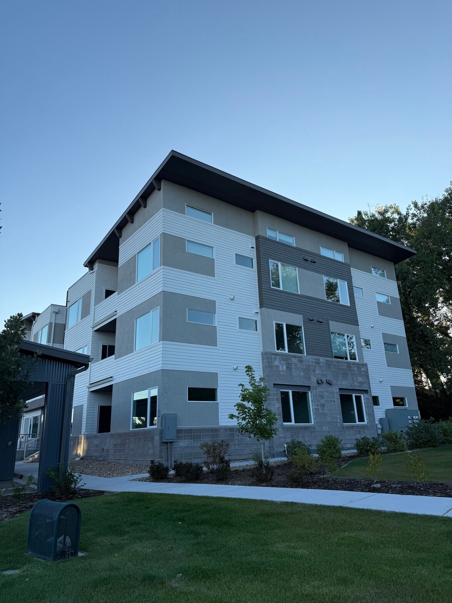 Building Photo - 1304 Snowberry Ln