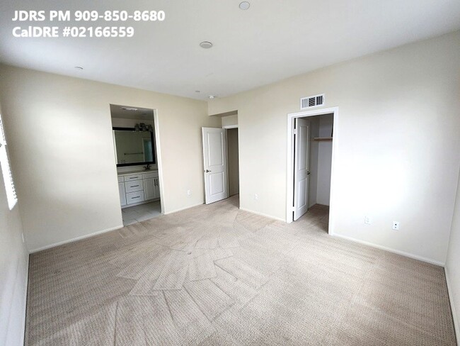 Building Photo - Upland 3 Bedroom Condo