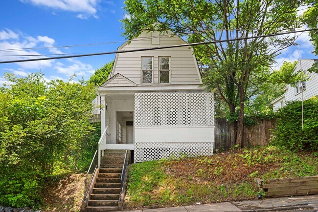 Building Photo - Stunning 4 bedroom home in Perry South available now!